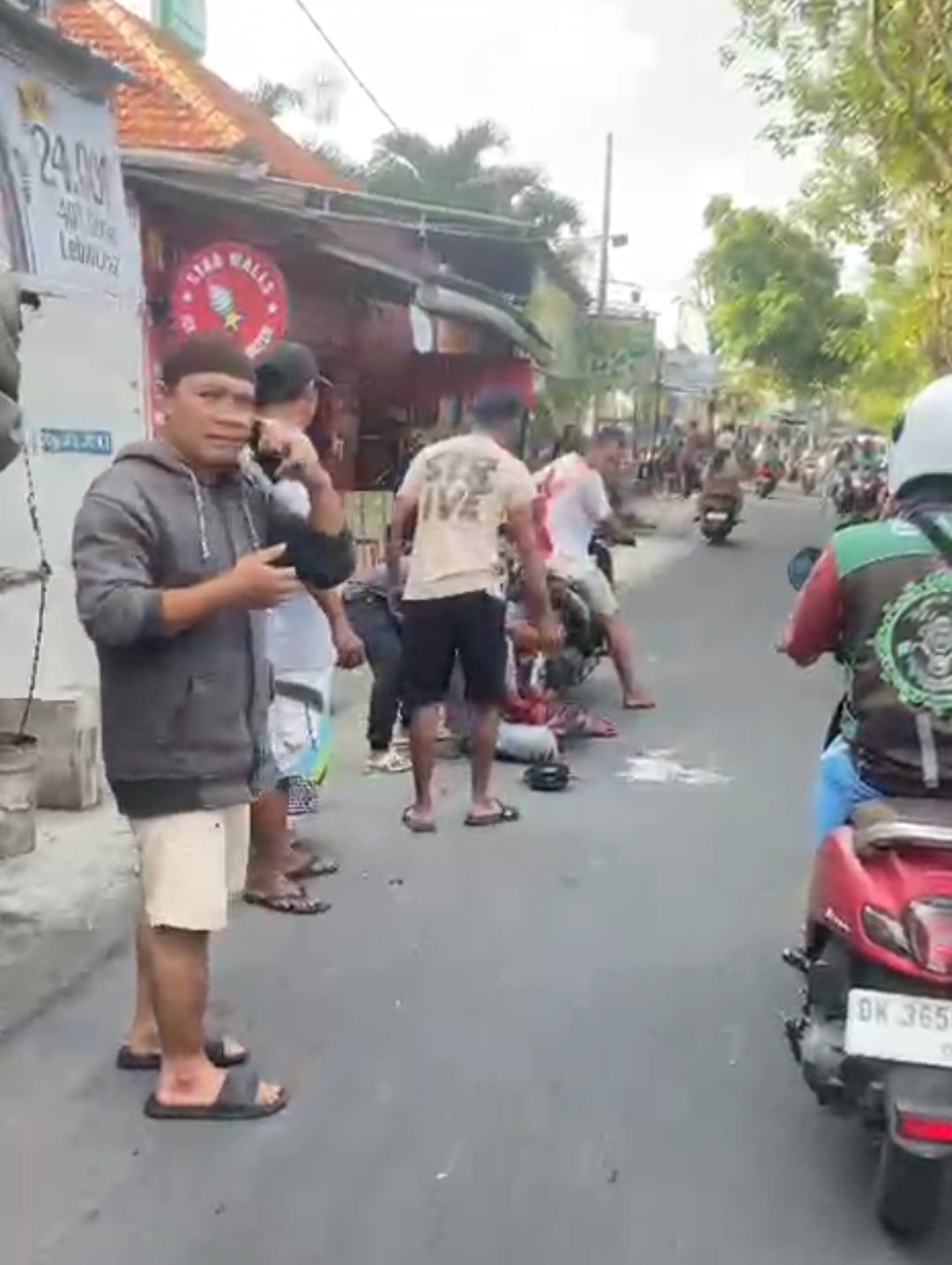 Viral Pria Tergeletak Bersimbah Darah di Denpasar, Ternyata Ini yang Terjadi