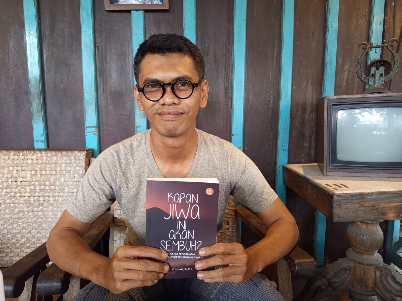 podiumnews.com-Ketika Psikiater Menulis Tentang Jiwa yang Tak Selesai