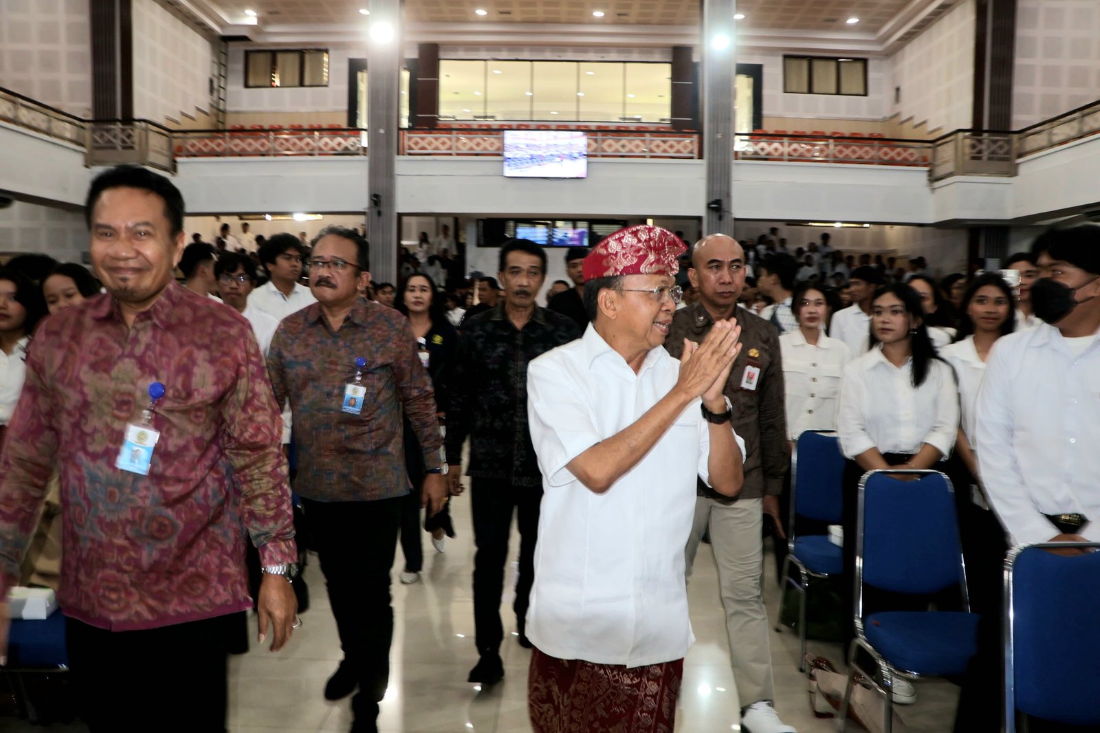 podiumnews.com-Koster Minta Mahasiswa UNUD Catat Kemiskinan Desa