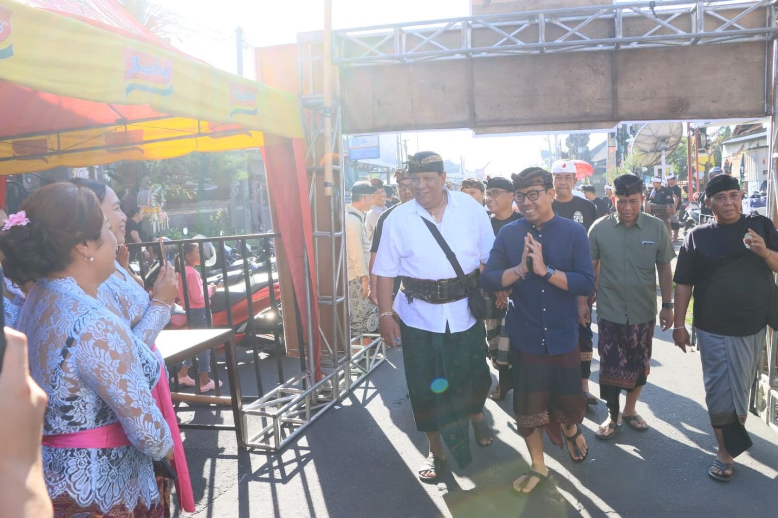 podiumnews.com-Sekehe Teruna Gerakkan Ekonomi Lokal Lewat Peken Ten-Ten